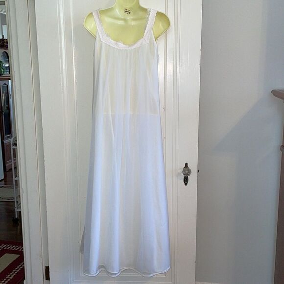 Vtg Cheoette (Eye-Ful Lingerie) white long nylon short sleeve robe/nightgown set - Picture 12 of 15